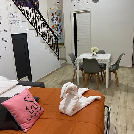 La Petite Maison Napoli Bagian luar foto