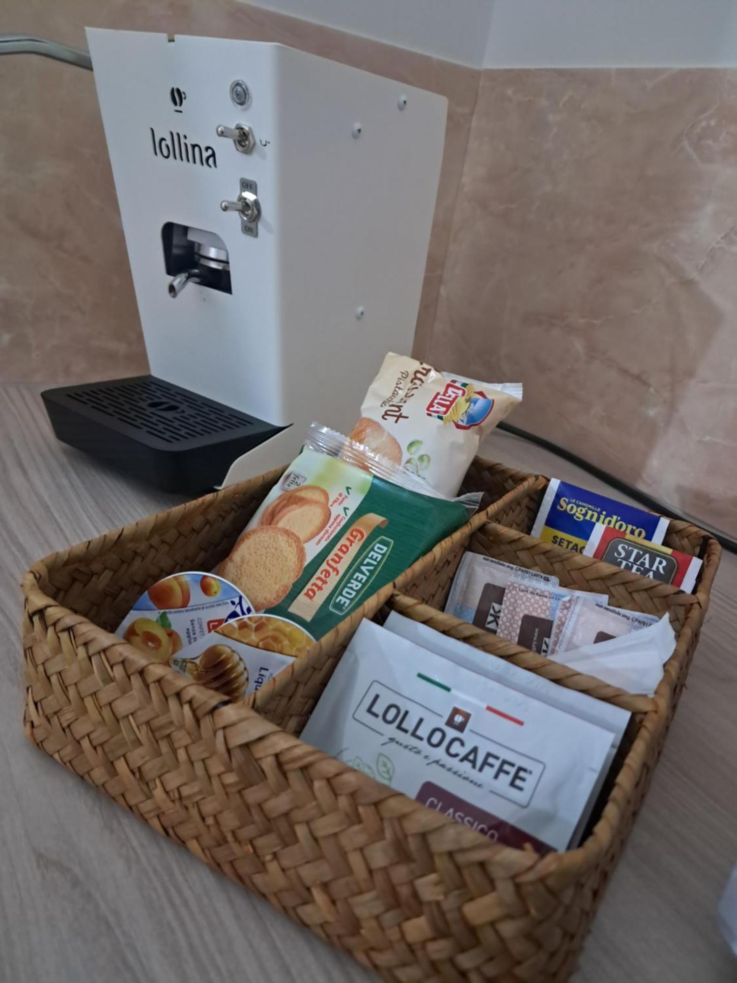 La Petite Maison Napoli Bagian luar foto