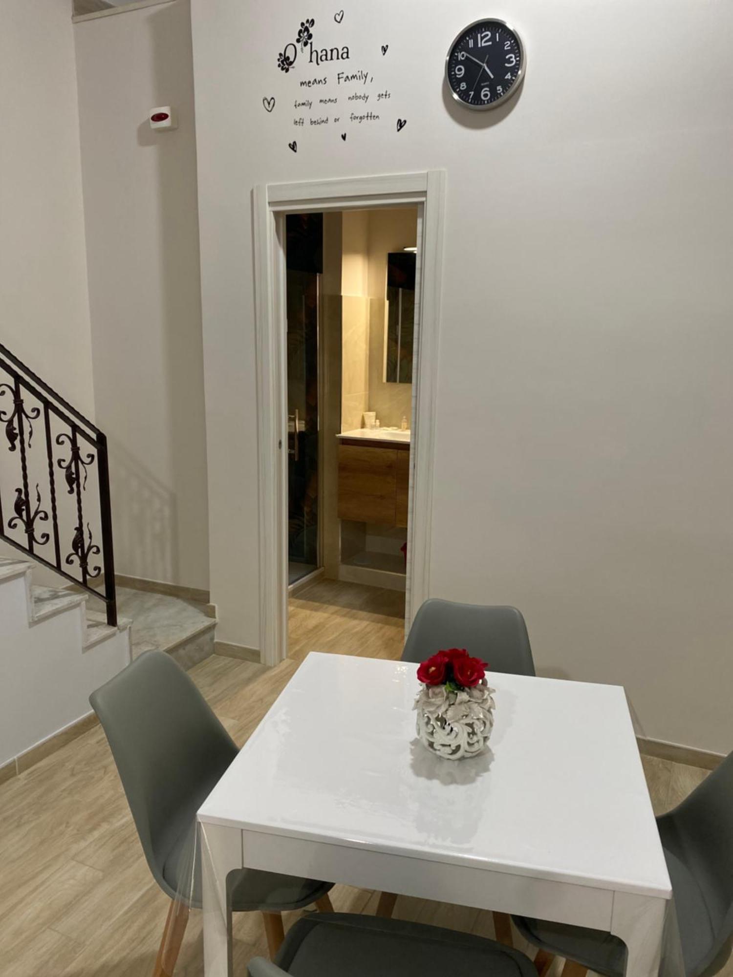 La Petite Maison Napoli Bagian luar foto